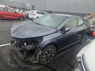 Coche accidentado Renault Clio  2022/9