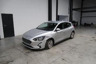 Damaged car Ford Focus TITANIUM 2019/8
