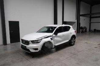 Coche accidentado Volvo XC40 MOMENTUM 2022/1
