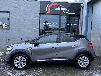 Damaged car Renault Captur RENAULT CAPTUR 1.5D 2021 2021/2