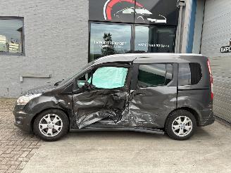 Vaurioauto  passenger cars Ford Tourneo Connect/Grand Tourneo Connect Tourneo Connect FORD TOURNEO CONNECT 1.6D 2015 2015/6