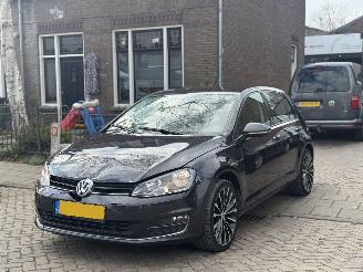 krockskadad bil auto Volkswagen Golf 1.2 TSI Lounge edition 2015/1