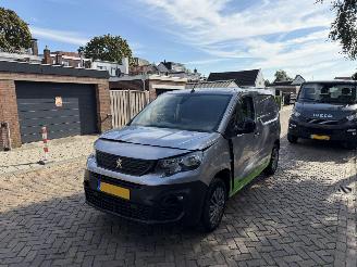 Auto incidentate Peugeot Partner 1.5 BlueHDI 3 PERS! 100 S&S L1  NAP! 2023/1