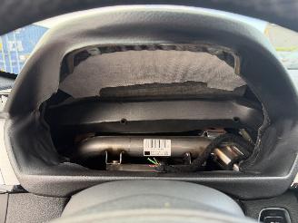 BMW 3-serie 320i High Executive NAP ORIGINELE NL AUTO! picture 18