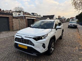 Vaurioauto  passenger cars Toyota Rav-4 2.5 Hybrid AWD Executive NAP 2020/1