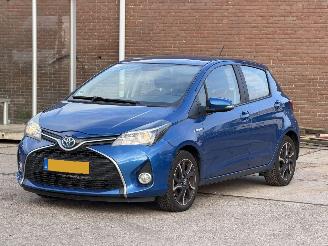 Vaurioauto  passenger cars Toyota Yaris 1.5 Hybrid Dynamic Bi-Tone 2016/1