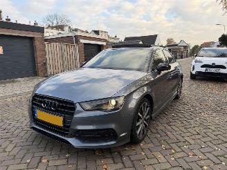 Coche accidentado Audi A3 1.4 TFSI PANO S Line LIMOUSINE 2013/1