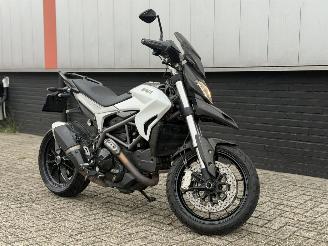 Vaurioauto  motor cycles Ducati Hypermotard 821 2014/1