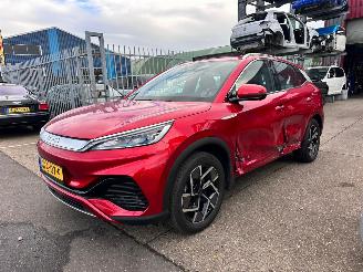 Damaged car BYD Atto 3 COMFORT 60 KWH / PANO 2024/11