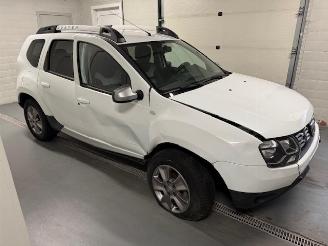 krockskadad bil auto Dacia Duster  2017/3