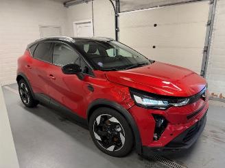 damaged passenger cars Renault Captur  2025/2