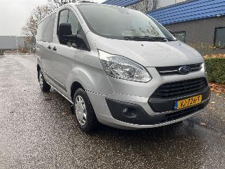 Schadeauto Ford Transit 2.2 DC 2014/8