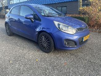 Kia Rio 5drs airco picture 5
