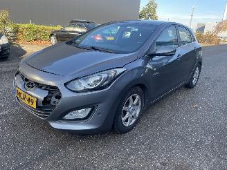 Voiture accidenté Hyundai I-30 1.6 99kw 2013/6