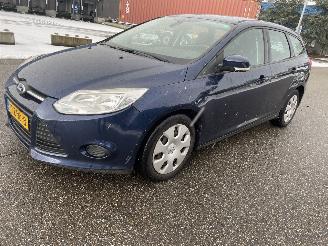 Damaged car Ford Focus 1.6 tdci 2012/2