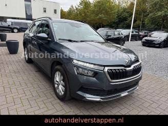 Vaurioauto  passenger cars Skoda Kamiq 1.5 TSI 150PS 7-DSG Ambition 2021/4