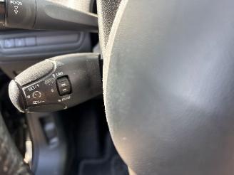 Peugeot 2008 2008 1.2 picture 16