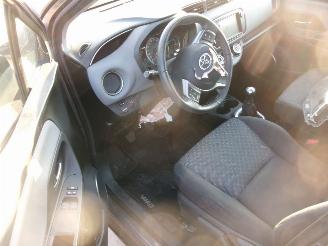 Toyota Yaris 1.0 Comfort 5 Drs picture 21