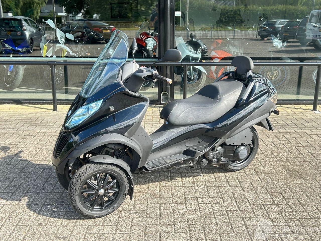 Piaggio MP3 250 LT