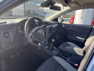Toyota Auris Touring Sports 1.2T Dynamic picture 16