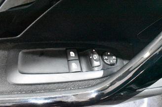 Peugeot 208 1.2 PureT. Signature picture 28