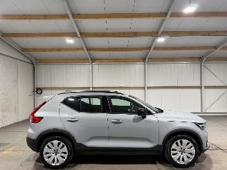 skadebil auto Volvo XC40 70kWh Single Motor 175kW Essential 2024/8
