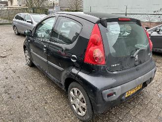 Peugeot 107 1.0-12V  Millesim 200   5 Drs-Airco picture 5