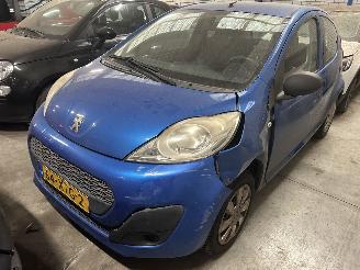 skadebil auto Peugeot 107 1.0 Accent  5 Drs-Airco 2012/7