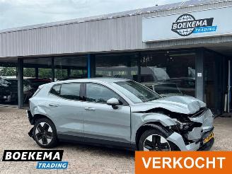 krockskadad bil auto Volvo EX30 Single Motor Extended Range Core 69 kWh Keyless Navi Climate PDC 2024/5