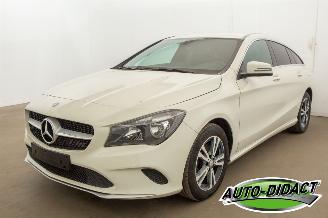 krockskadad bil auto Mercedes Cla-klasse 180 Shooting Brake Leer 2017/3