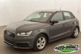 krockskadad bil auto Audi A1 1.0 TFSI Navi 2018/5