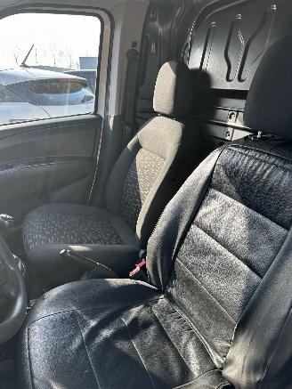 Opel Combo Opel Combo 1.3 CDTi L1H1 Edition picture 7