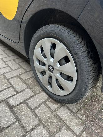 Citroën C1 Citroen C1 1.0 VTi Feel picture 20