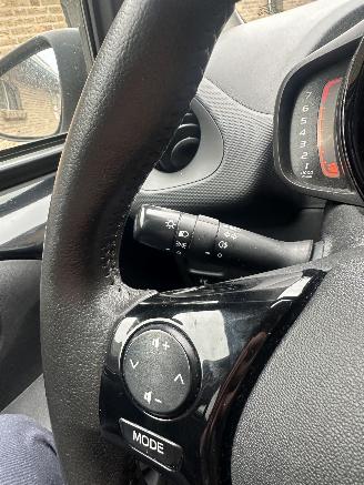 Citroën C1 Citroen C1 1.0 VTi Feel picture 8