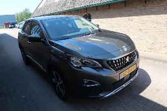 Voiture accidenté Peugeot 3008 Peugeot 3008 1.6 e-THP Allure 2018/6