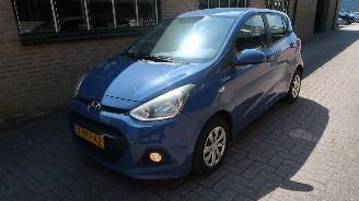 uszkodzony samochody osobowe Hyundai CrossPolo Hyundai i10 1.0i Go! 2015/1