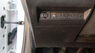 Peugeot 208 Peugeot 208 1.2 PureTech Active picture 14