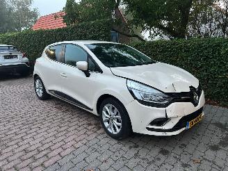 Voiture accidenté Renault Clio 0.9 TCe Bose 2017/5