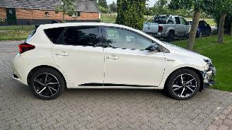 Toyota Auris 1.8 Hybrid Dynamic Ultimate picture 11