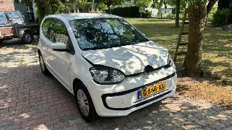 Damaged car Volkswagen Up! 1.0 move up! BlueMotion 2013/1