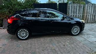 Damaged car Ford Focus 1.0 EcoBoost Lease Titanium 2012/6