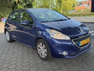 Peugeot 208 1.2 VTI   ( INRUIL VERKREGEN ) picture 4