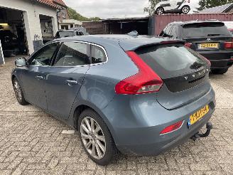 Volvo V-40 1560cc diesel picture 3