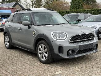 Damaged car Mini Countryman SE ALL4. Plug in Hybride. ( schroefschade ) incl 3 deuren 2022/4