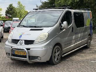 krockskadad bil auto Renault Trafic 2.5 dci L2H1 DC AUTOMAAT! 2011/1