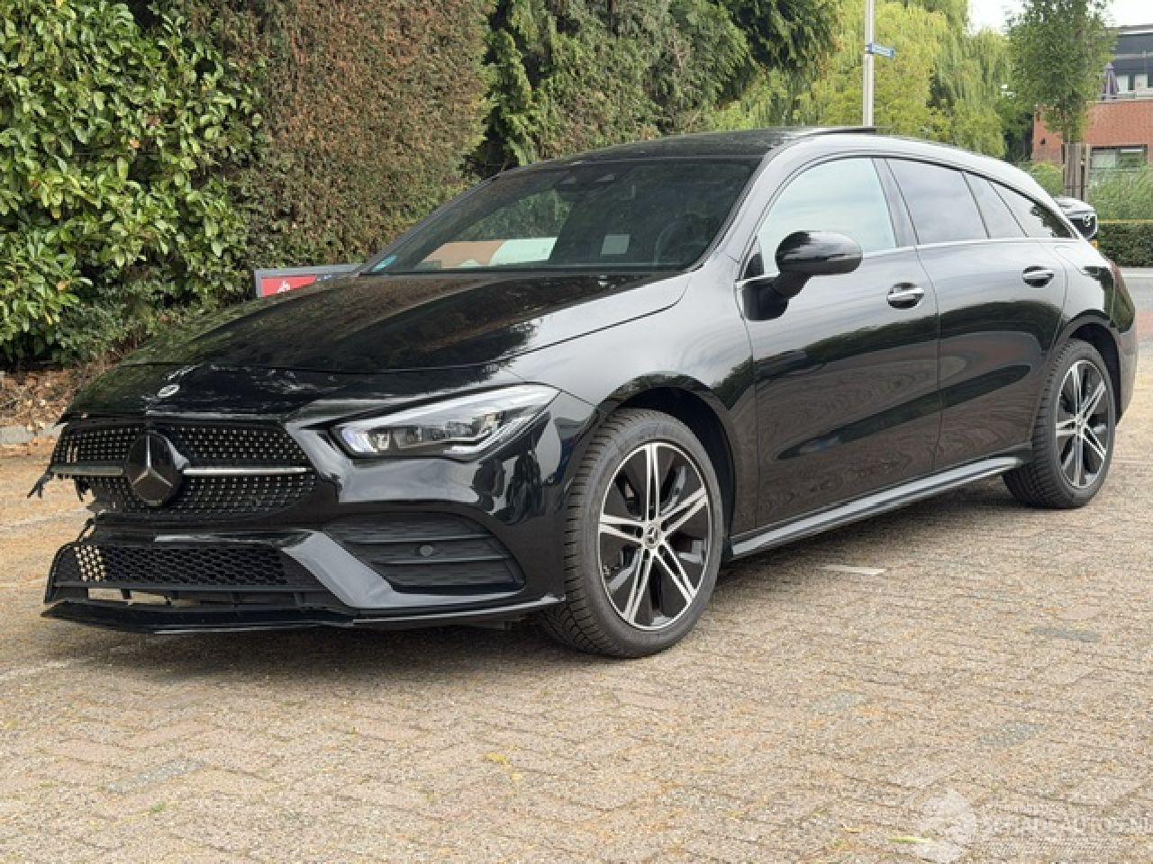 Mercedes Cla-klasse SHOOTING BREAK 250e AMG LINE. PANO | HUD | FULL OPTIONS | SCHROEFSCHADE !