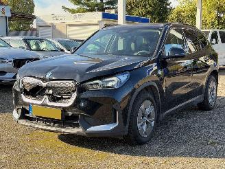 krockskadad bil auto BMW iX1 eDrive 20 67 KWH. ( schroefschade ) 2025/9