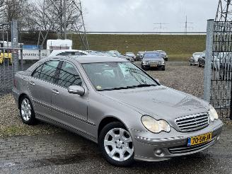 skadebil auto Mercedes C-klasse c220 CDI Elegance 2006/3