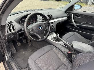 BMW 1-serie 118 D High Executive picture 10