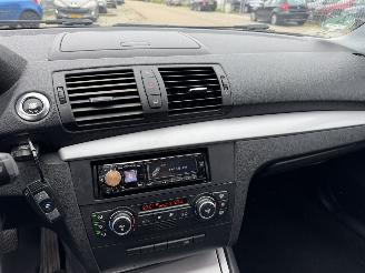 BMW 1-serie 118 D High Executive picture 13